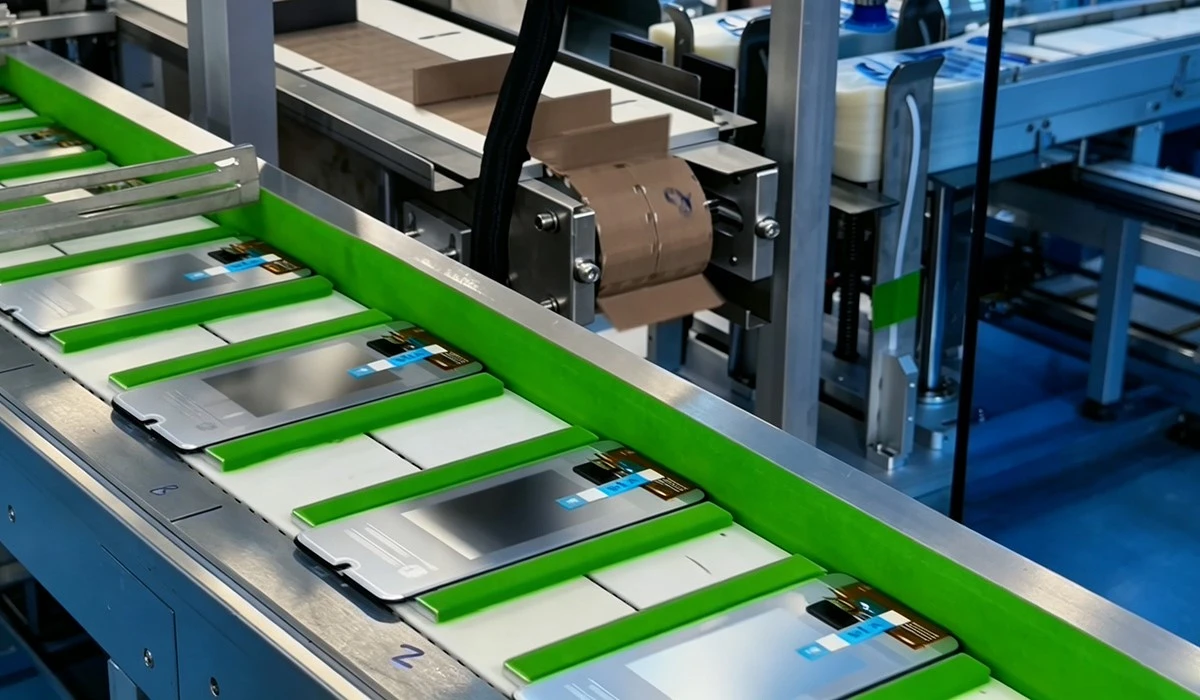 Soft OLED screen manufacturing workshop Soft OLED screen manufacturing workshop